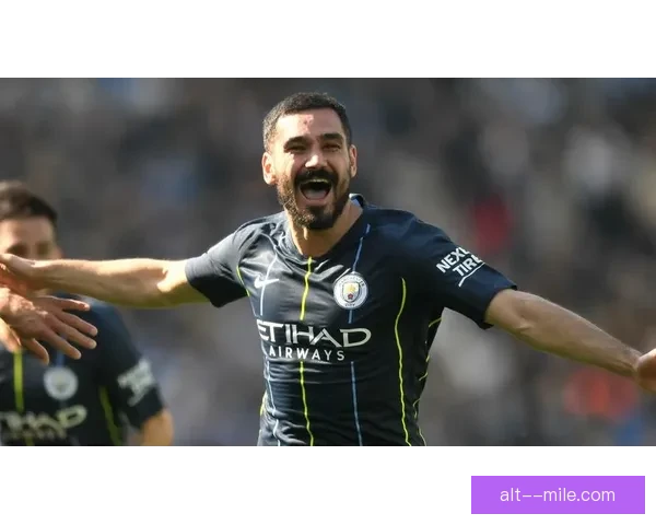 京多安以自由身回归曼城续约新篇章 球迷热议未来前景