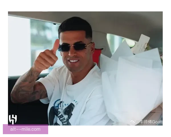 利雅得新月官方宣布签下葡萄牙国脚后卫坎塞洛